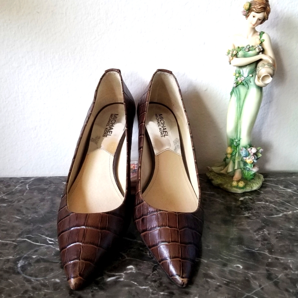 michael kors kitten heel shoes